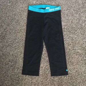 Women’s Nike Pro compression tight, black/blue